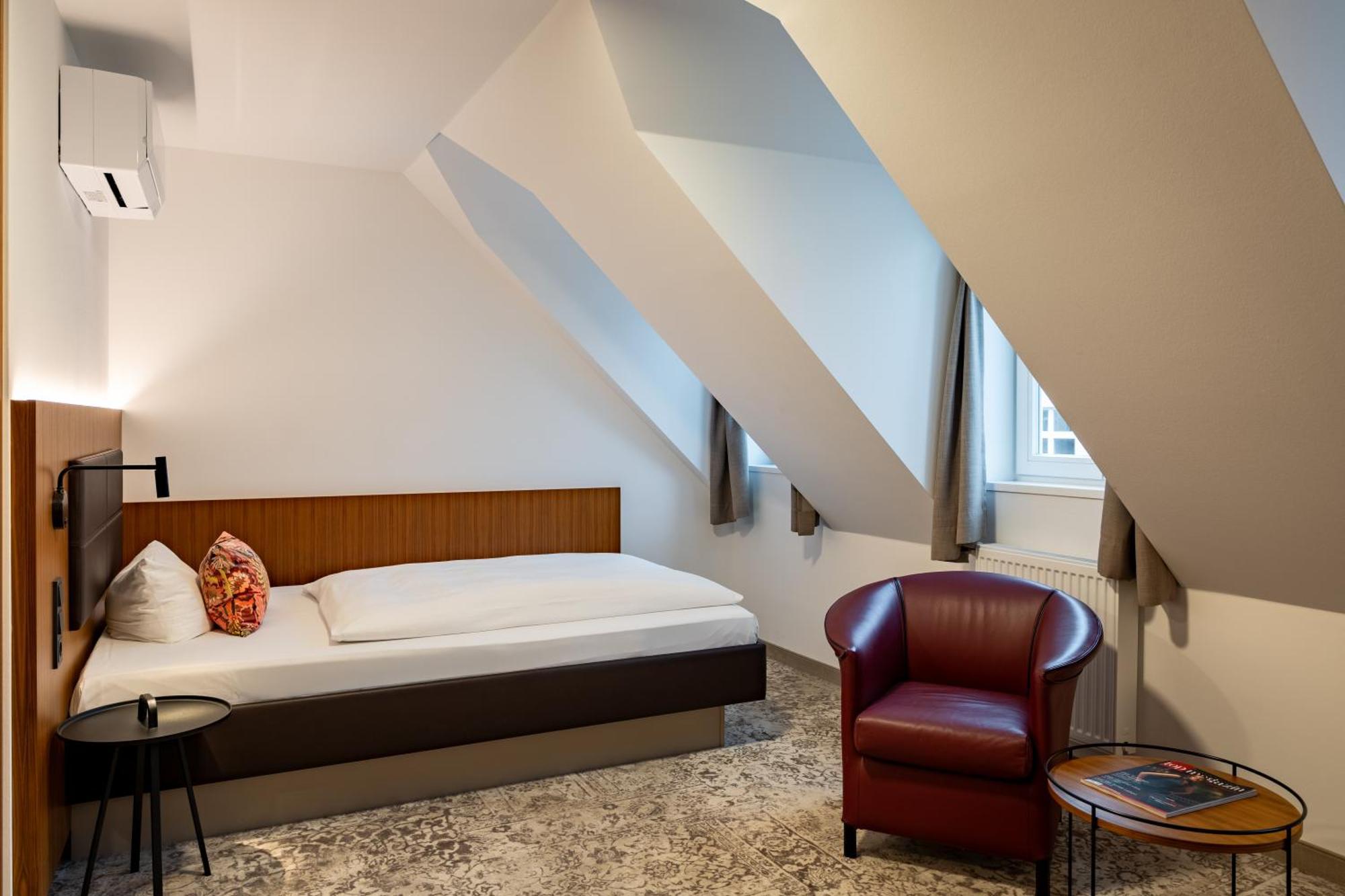 Hotel Alma Am Anger Erfurt Bagian luar foto