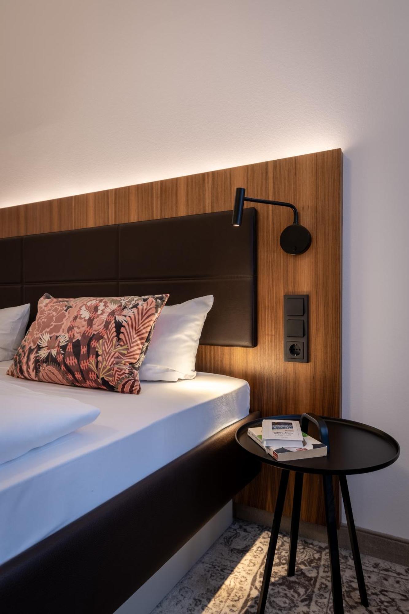 Hotel Alma Am Anger Erfurt Bagian luar foto