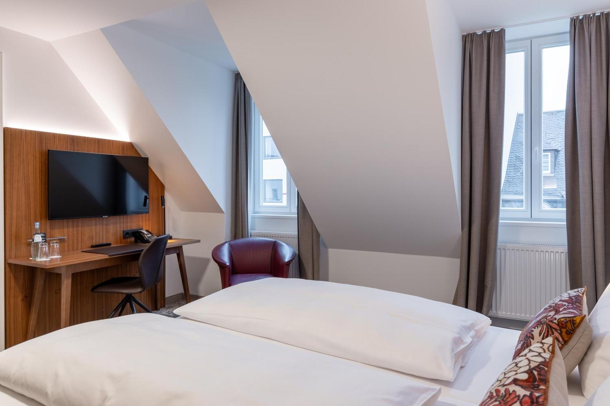 Hotel Alma Am Anger Erfurt Bagian luar foto